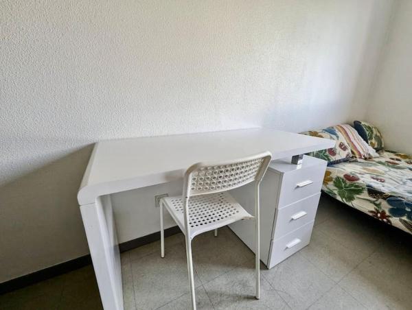 Foto 4: Studio Centré, Calme & Tout Equipé avec Parking Privé