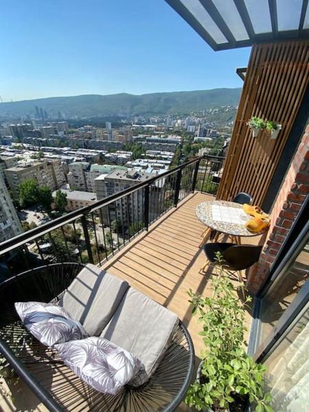 Billede 8: Triplex with Tbilisi view