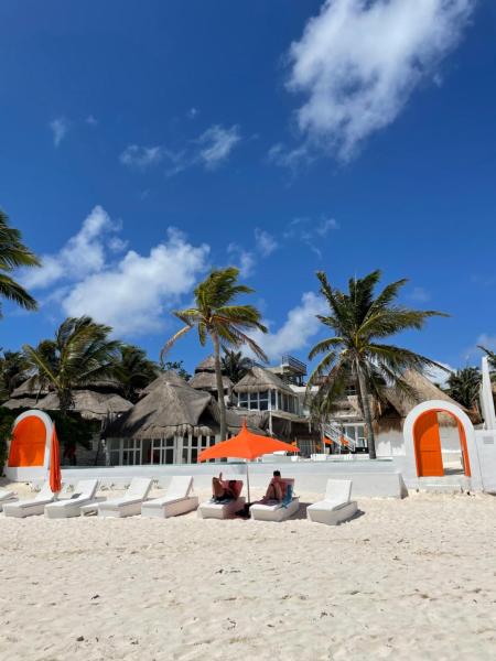 Na zdjęciu widoczny jest obiekt Shambala Beach House Tulum położony w mieście Tulum.