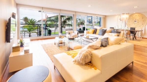 A la foto es mostra l'objecte Luxury Family 3 Suites Oceanfront Buceo situat a la ciutat de Montevideo.