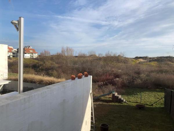 Na fotografii je vidět objekt Villa Darragh met duinenzicht nacházející se ve městě Koksijde.