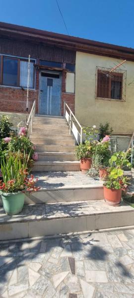 A la foto es mostra l'objecte Berati House situat a la ciutat de Berat.