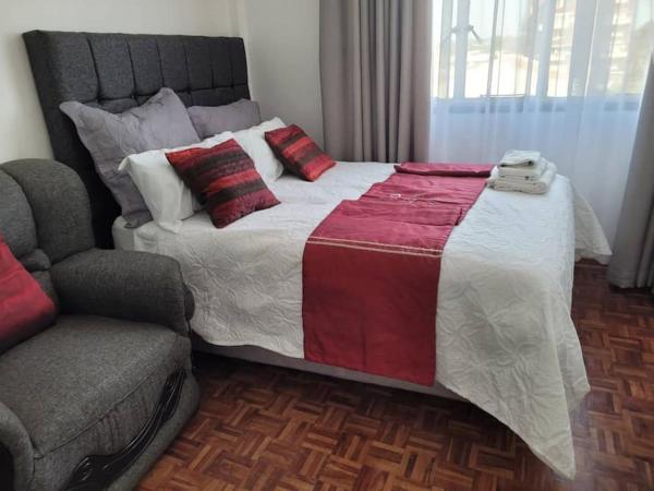 One bed entire flat self catering, Harare