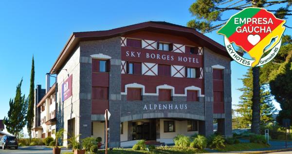 The photo shows the SKY BORGES HOTEL - Flats de Luxo no Centro de Gramado - RS located in the city of Gramado.