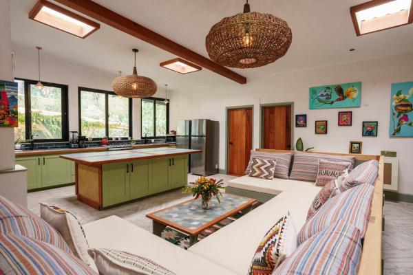 На фото показан объект Love Probiotics Lodge, расположенный в городе Цунуна.