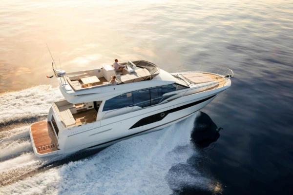 En la foto se muestra el objeto Private Yacht - Jeanneau Prestige 520 Fly ubicado en la ciudad de Split.