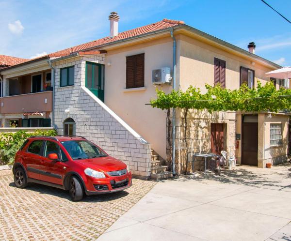 Na zdjęciu widoczny jest obiekt Apartment Stay near Krka położony w mieście Bilice.