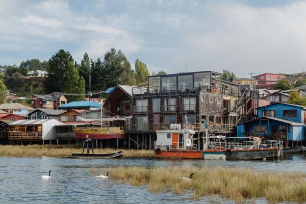 Auf dem Foto ist das Objekt Palafito 1326 Hotel Boutique Chiloé in der Stadt Castro zu sehen.