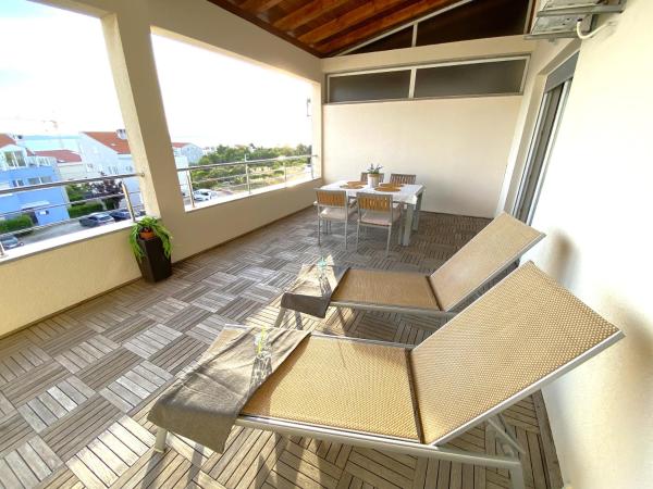 Sunny Terrace With Two Bedroom And Parking - Zaton