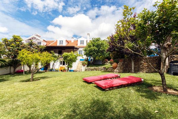 Na zdjęciu widoczny jest obiekt WHome Ericeira Private Villa położony w mieście Cambaia.