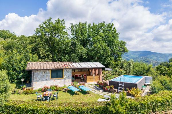 Na zdjęciu widoczny jest obiekt La Casa Di Elda, Holiday Home With Pool, Uzzano, Toscana położony w mieście Uzzano.