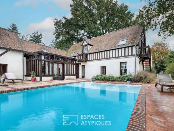 A la foto es mostra l'objecte Grande Maison familiale situat a la ciutat de La Saucelle.