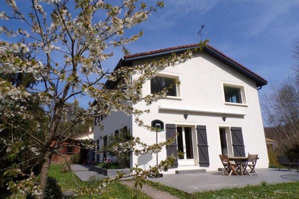 A la foto es mostra l'objecte Grande maison famille proche de Lyon situat a la ciutat de Lissieu.