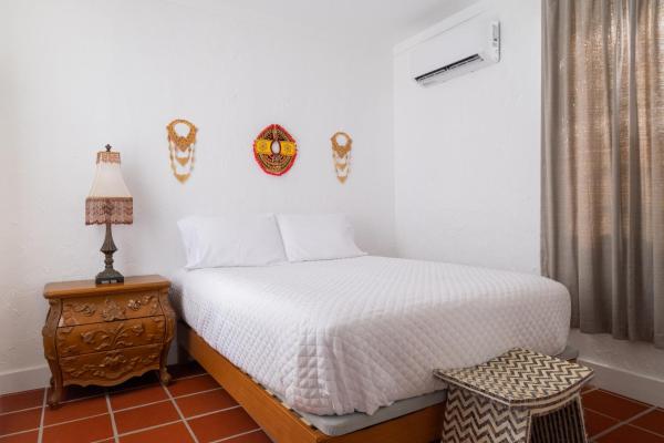 Fotografie 7: Spacious & Bright 2bd Apt, steps to sand! - 18 Down