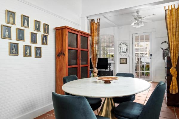 Fotografie 3: Spacious & Bright 2bd Apt, steps to sand! - 18 Down