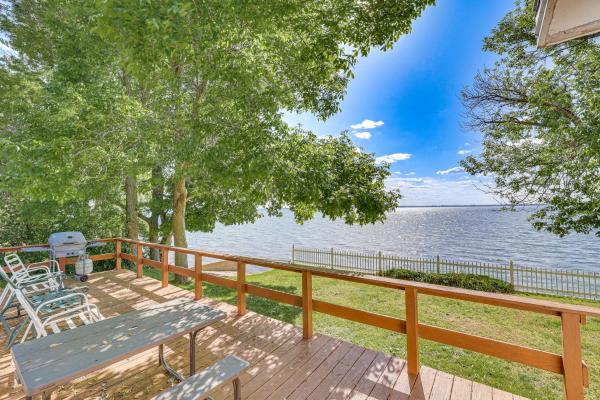 En la foto se muestra el objeto Waterfront Family Cottage on Lake Champlain ubicado en la ciudad de Swanton.