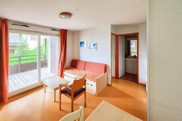 A la foto es mostra l'objecte Résidence Les Chalets de Puy Saint Vincent - maeva Home - Appartement 2 Pièces 4 Personnes - Budget MAE-4851 situat a la ciutat de Narreyroux.