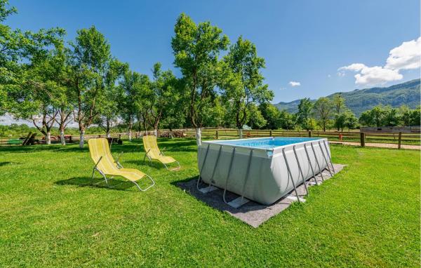 Na zdjęciu widoczny jest obiekt Amazing Home In Medak With Kitchen położony w mieście Medak.