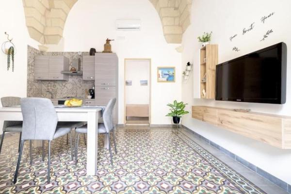A la foto es mostra l'objecte Casa Leonardo situat a la ciutat de Melendugno.