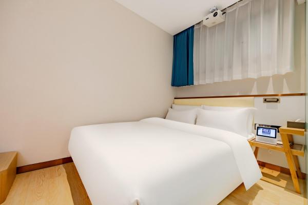 Projection Double Room — 10 m² - Boutique Qingle Hotel