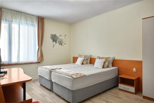 Na fotografii je vidět objekt Private Studio in Hotel Paradise Pomorie by Flat Mаnаger nacházející se ve městě Pomorie.
