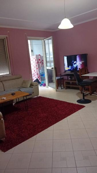 Na fotografii je vidět objekt Two bedrooms-beachfront appartment nacházející se ve městě Durrës.