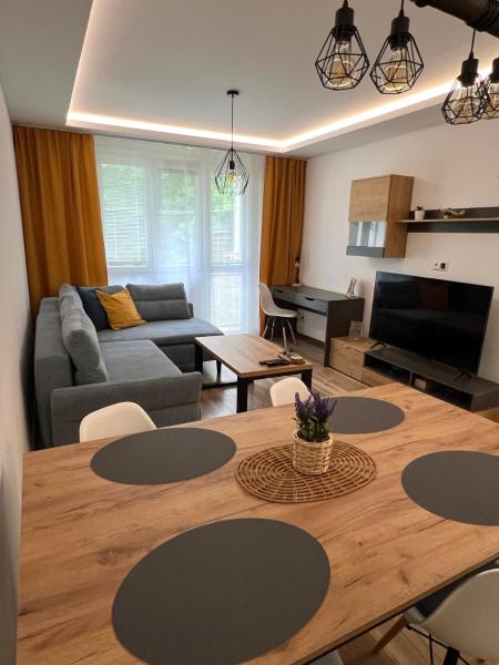 Apartment R&l ŠVermová - 2 Min Esc, Balcony - Sliač