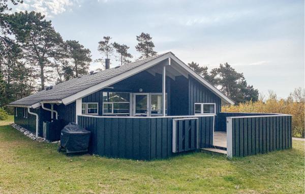 Four-Bedroom Holiday Home In Ebeltoft, Ebeltoft