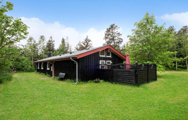 A la foto es mostra l'objecte Stunning Home In Brovst With Sauna situat a la ciutat de Brovst.