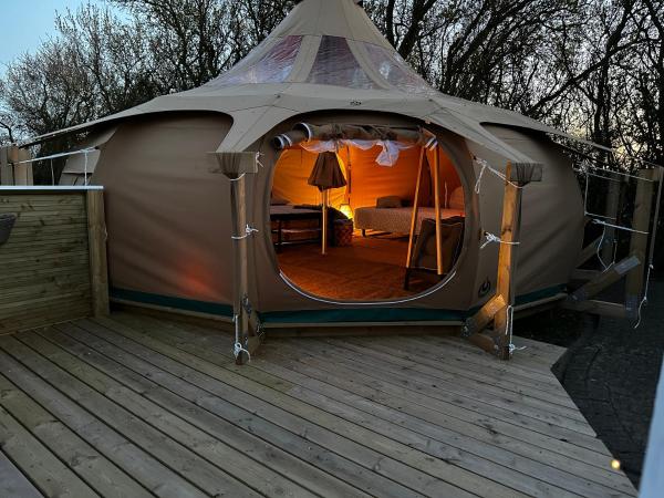 Na fotografii je vidět objekt Romantic Luxus Glamping 1 nacházející se ve městě Idestrup.