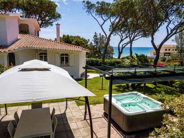 Nella foto è visibile l'oggetto Villa Beachfront Marina situato nella città di Perla Marina.