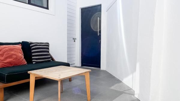 Cheerful Two Bedroom Victorian Home - Camps Bay