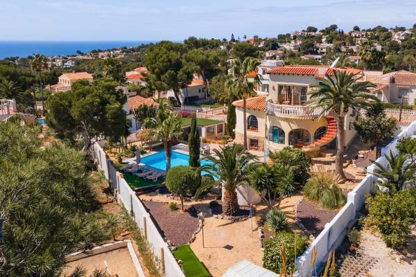 The photo shows the Casa Tranquila in Javea located in the city of Jávea.