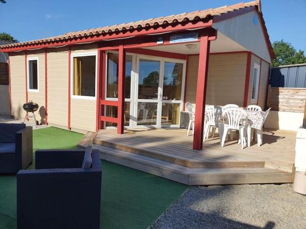 A la foto es mostra l'objecte Gite proche Mont St Michel, Spa privatif en option ,St Malo situat a la ciutat de Saint-Marcan.