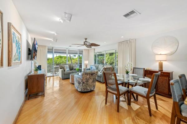 A la foto es mostra l'objecte Maui Eldorado - B206 situat a la ciutat de Lahaina.