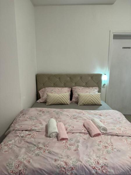 A la foto es mostra l'objecte Family room situat a la ciutat de Mostar.