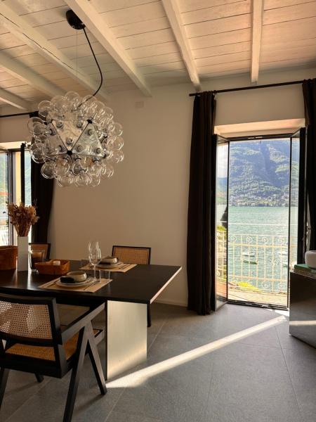 På billedet ses objektet CasaB Lake Como beliggende i byen Riva.
