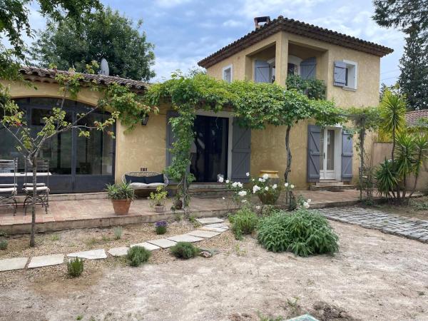 Maison De Charme Au Milieu Des Vignes Avec Jardin Et Parking à Gassin, Près De Saint-tropez - Côte d'Azur