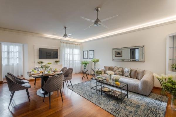 Auf dem Foto ist das Objekt The Terrace Retreat, Elegant Modern Apartment with Terrace in Lucca in der Stadt Lucca zu sehen.