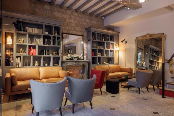 A la foto es mostra l'objecte Hôtel Saint Martin Bastille situat a la ciutat de París.