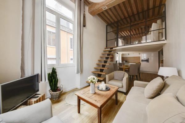 På billedet ses objektet GuestReady - Magnificent duplex canut hypercentre beliggende i byen Lyon.