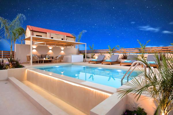 A la foto es mostra l'objecte Hidden Gem Villa Private Pool & Heated Jaccuzzi situat a la ciutat de Kávallos.