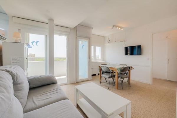 På billedet ses objektet Apartamentos Mediterrani beliggende i byen Blanes.