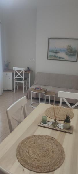 På billedet ses objektet VeVou Apartment beliggende i byen Ermoupoli.