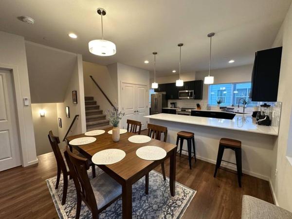 Nella foto è visibile l'oggetto Comfortable lifestyle Townhouse situato nella città di Monroe.
