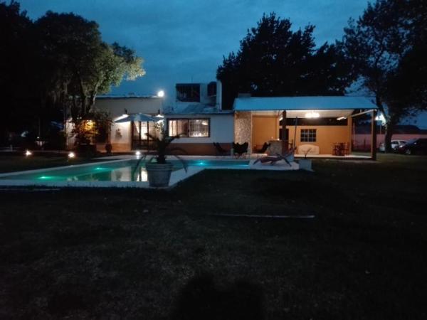 Na zdjęciu widoczny jest obiekt Casa quinta para desconectarse y relajarse położony w mieście Gualeguaychú.