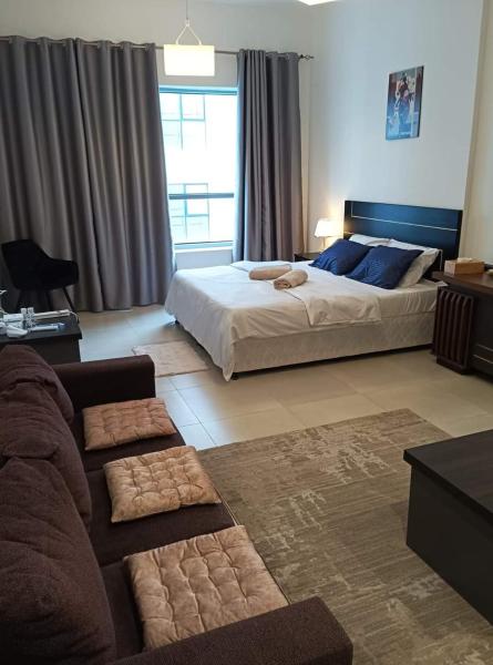 På billedet ses objektet Sweet 703-Room-1 beliggende i byen Dubai.