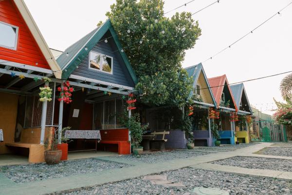 Na zdjęciu widoczny jest obiekt Villa Leonida Resort położony w mieście Bugallon.