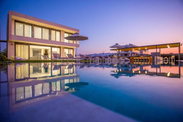 På billedet ses objektet Miguel Luxury Beach Front Villa beliggende i byen Fánai.
