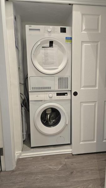 Zdjęcie 3: Central & Stylish, Two Bed, Two Bath